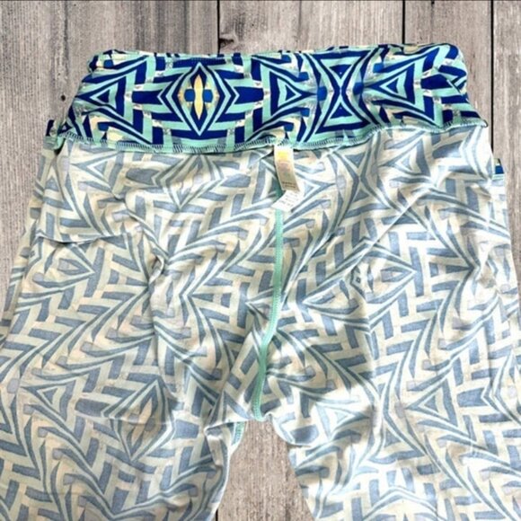 LuLaRoe Blue Geometric with Yellow Accent Lightweight Leggings Pants Women's OS - Picture 9 of 9